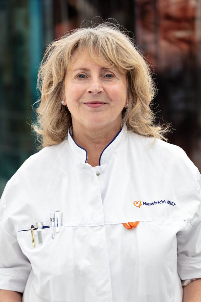 Arina J. ten Cate-Hoek